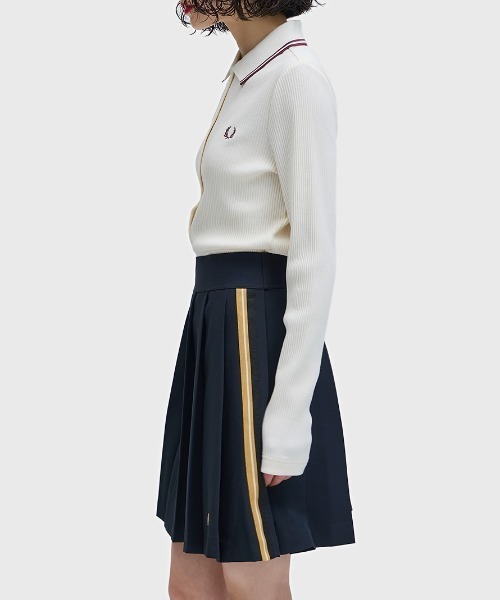 FRED PERRY（フレッドペリー）の「Tape Detail Pleated Skirt／テープディテールプリーツスカート（スカート・レディース・ブラック・6/8/10）」の9枚目の写真