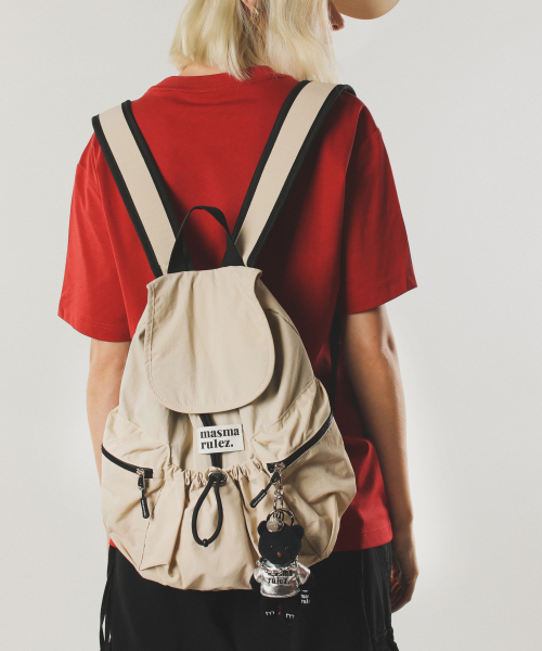 MASMARULEZ（マスマルールズ）の「[INT] Mini flap backpack _ Beige（バックパック/リュック・レディース・その他・FREE）」の2枚目の写真