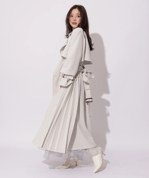 Apuweiser-riche（アプワイザーリッシェ）の「サイドプリーツトレンチコート（ダウンジャケット/コート・レディース・キャメル/オフホワイト/ピンクベージュ/ネイビー・1/0/2）」の2枚目の写真