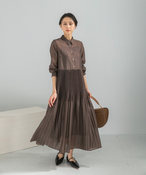 URBAN RESEARCH ROSSO WOMEN（アーバンリサーチ　ロッソ）の「プリーツロングシャツワンピース（ワンピース・レディース・ブルー/ブラウン・FREE）」の2枚目の写真