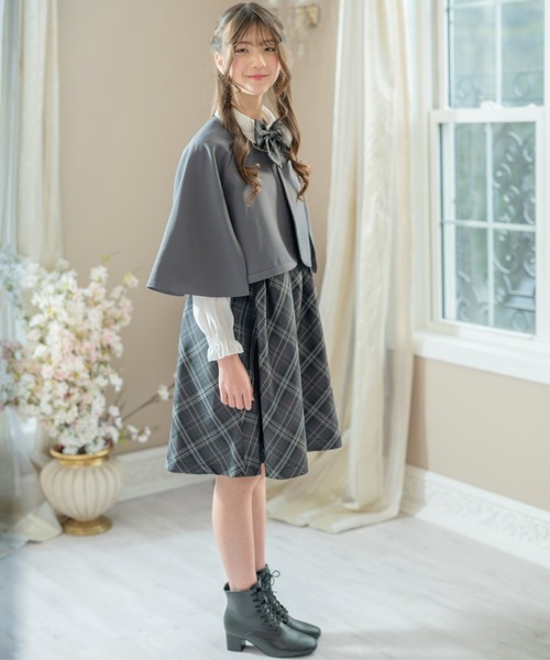 Catherine Cottage(キャサリンコテージ)の「ケープ付きチェック柄ワンピース4点セット junior(スーツセット・キッズ・グレー/ネイビー・150/160/165)」の7枚目の写真
