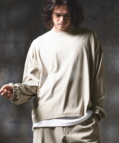 GLIMCLAP(グリムクラップ)の「mlt5568-Airy Smooth Fabric Long Sleeve T-Shirt ロングスリーブカットソー(201-028-gls-cg)(Tシャツ/カットソー・メンズ・ブラック/ホワイト/ベージュ/チャコール・L/M/S)」の1枚目の写真
