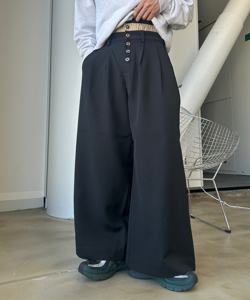 MandO(エムオー)(エムオー)の「ウエストレイヤードバギースラックス/ストライプパンツ(スラックス・メンズ・ブラック系その他/ブラック・SMALL/MEDIUM/LARGE)」の1枚目の写真