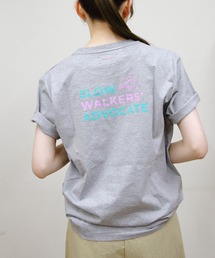 MEYAME/メヤメ スローウォーカーTEE SLOW WALKER ADOBOCATE TEE