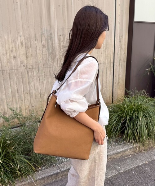 fredy emue（フレディエミュ）の「異素材コンビワンハンドルバッグ（ショルダーバッグ・レディース・ブラック系その他/ブラウン/ホワイト系その他・FREE）」の5枚目の写真