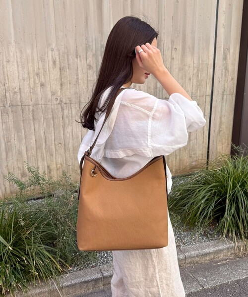 fredy emue（フレディエミュ）の「異素材コンビワンハンドルバッグ（ショルダーバッグ・レディース・ブラック系その他/ブラウン/ホワイト系その他・FREE）」の6枚目の写真