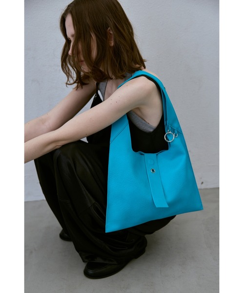 un/neu(アンノイ)の「トライアングルワンハンドルミニバッグ / 500mlペットボトル収納可能(ハンドバッグ・レディース・ブルー/グリーン/ブラウン/ブラック・FREE)」の4枚目の写真