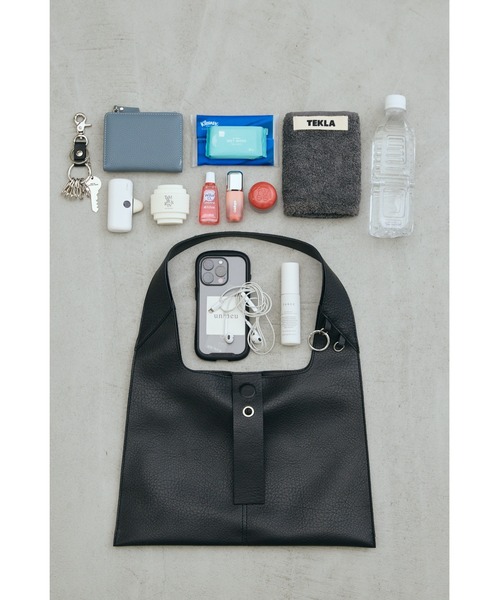 un/neu(アンノイ)の「トライアングルワンハンドルミニバッグ / 500mlペットボトル収納可能(ハンドバッグ・レディース・ブルー/グリーン/ブラウン/ブラック・FREE)」の5枚目の写真