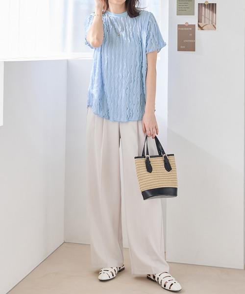 Viola e Viola(ヴィオラエヴィオラ)の「フリル素材ゆるトップス(シャツ/ブラウス・レディース・イエロー/ホワイト/ブルー/ブラック・LL/L/M)」の6枚目の写真