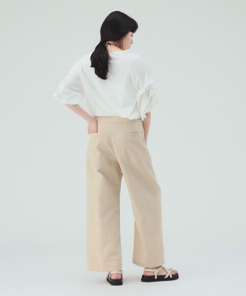 BEAMS HEART（ビームスハート）の「【デコルテ美人と二の腕カバーを両立】タック バルーンスリーブ シルケット プルオーバー（Tシャツ/カットソー・レディース・ホワイト/その他2/その他1/チャコールグレー・FREE）」の6枚目の写真