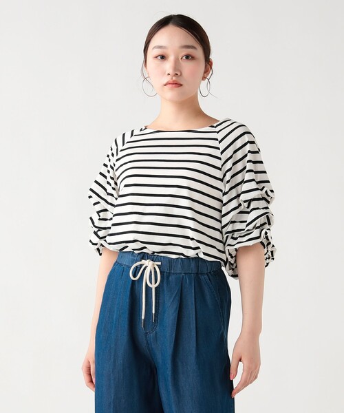 BEAMS HEART（ビームスハート）の「【デコルテ美人と二の腕カバーを両立】タック バルーンスリーブ シルケット プルオーバー（Tシャツ/カットソー・レディース・ホワイト/その他2/その他1/チャコールグレー・FREE）」の14枚目の写真