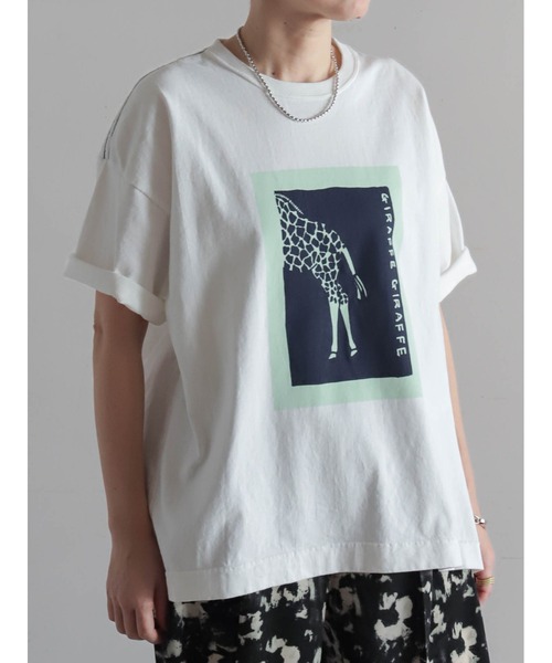 FIL DE FER(フィルデフェール)の「ジラフプリント クルーネックTEE(Tシャツ/カットソー・レディース・グリーン/ボルドー/ネイビー・FREE)」の3枚目の写真
