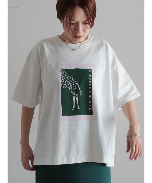 FIL DE FER(フィルデフェール)の「ジラフプリント クルーネックTEE(Tシャツ/カットソー・レディース・グリーン/ボルドー/ネイビー・FREE)」の2枚目の写真