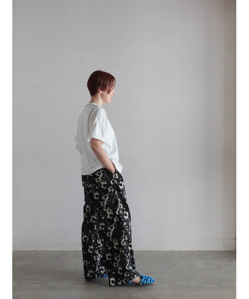 FIL DE FER(フィルデフェール)の「ジラフプリント クルーネックTEE(Tシャツ/カットソー・レディース・グリーン/ボルドー/ネイビー・FREE)」の15枚目の写真
