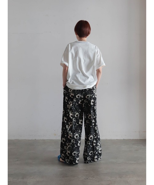 FIL DE FER(フィルデフェール)の「ジラフプリント クルーネックTEE(Tシャツ/カットソー・レディース・グリーン/ボルドー/ネイビー・FREE)」の17枚目の写真