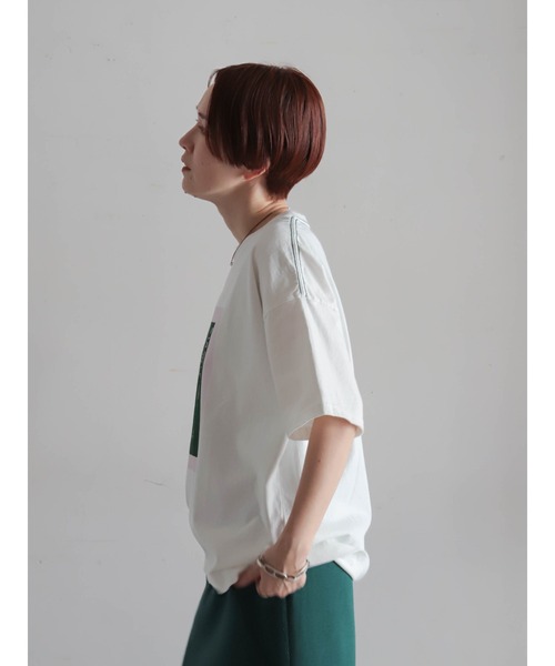 FIL DE FER(フィルデフェール)の「ジラフプリント クルーネックTEE(Tシャツ/カットソー・レディース・グリーン/ボルドー/ネイビー・FREE)」の6枚目の写真