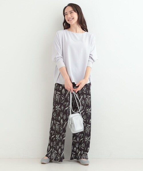 SHOO・LA・RUE（シューラルー）の「【着丈選べる/体型カバー/洗濯機可】さらさらとろん ドルマンブラウス（シャツ/ブラウス・レディース・ライトイエロー系/ピンク系/ピンク系9/サックスブルー系7/ネイビー/ライトイエロー系8/ブラウン系その他/サックスブルー/グレー系4/ブラウン系その他5/ネイビー系5/グレー・00）」の16枚目の写真