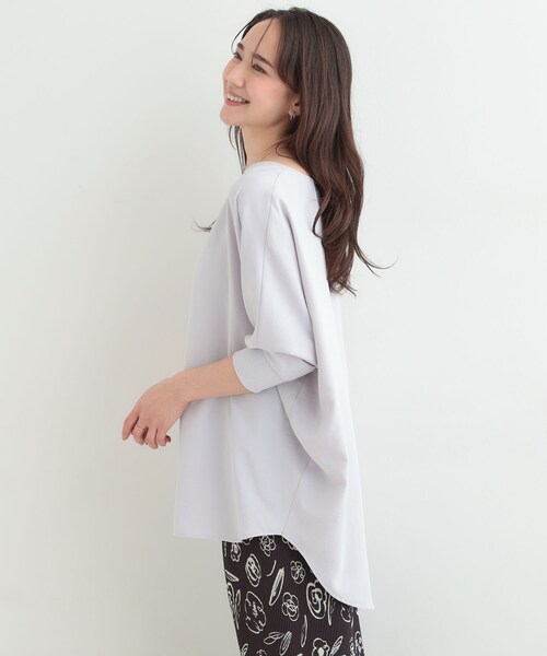 SHOO・LA・RUE（シューラルー）の「【着丈選べる/体型カバー/洗濯機可】さらさらとろん ドルマンブラウス（シャツ/ブラウス・レディース・ライトイエロー系/ピンク系/ピンク系9/サックスブルー系7/ネイビー/ライトイエロー系8/ブラウン系その他/サックスブルー/グレー系4/ブラウン系その他5/ネイビー系5/グレー・00）」の19枚目の写真