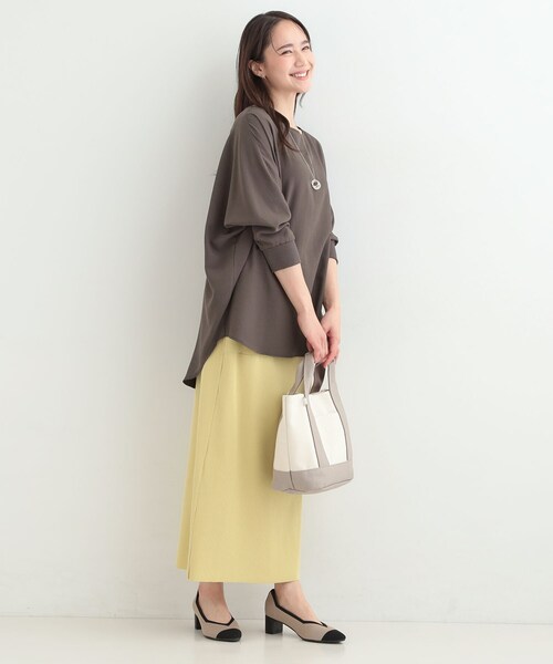 SHOO・LA・RUE(シューラルー)の「【着丈選べる/体型カバー/洗濯機可】さらさらとろん ドルマンブラウス(シャツ/ブラウス・レディース・ライトイエロー系/ピンク系/ピンク系9/サックスブルー系7/ネイビー/ライトイエロー系8/ブラウン系その他/サックスブルー/グレー系4/ブラウン系その他5/ネイビー系5/グレー・00)」の19枚目の写真