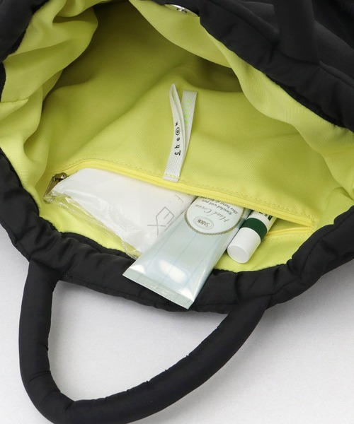 cheek(BAG)(チーク)の「2WAY ショルダートート 巾着 パフバッグ パディングバッグ(ショルダーバッグ・レディース・カーキ/ブラック/グレー/パープル・FREE)」の6枚目の写真