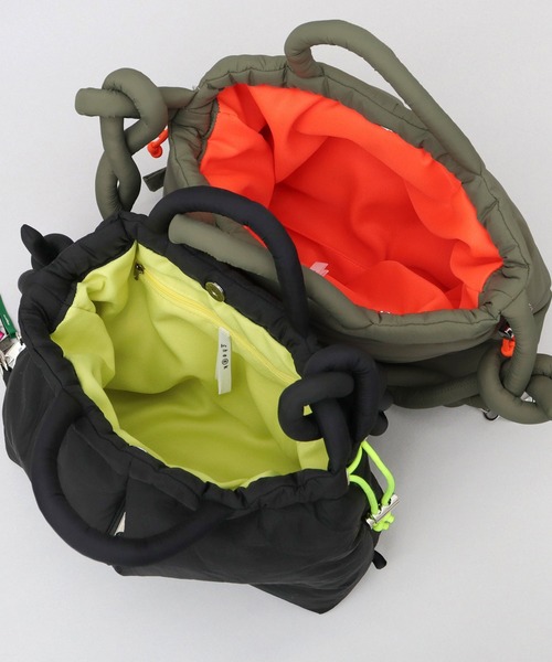 cheek(BAG)(チーク)の「2WAY ショルダートート 巾着 パフバッグ パディングバッグ(ショルダーバッグ・レディース・カーキ/ブラック/グレー/パープル・FREE)」の12枚目の写真