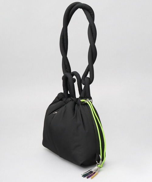 cheek(BAG)(チーク)の「2WAY ショルダートート 巾着 パフバッグ パディングバッグ(ショルダーバッグ・レディース・カーキ/ブラック/グレー/パープル・FREE)」の18枚目の写真