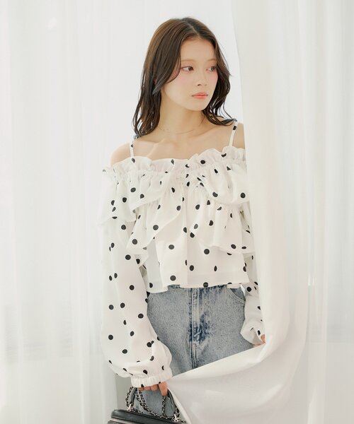 Chico（チコ）の「オフショル2wayドットフリルブラウス（シャツ/ブラウス・レディース・ホワイト/ブラック/ベージュ・FREE）」の5枚目の写真