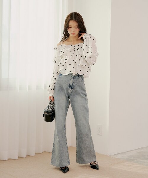 Chico（チコ）の「オフショル2wayドットフリルブラウス（シャツ/ブラウス・レディース・ホワイト/ブラック/ベージュ・FREE）」の6枚目の写真