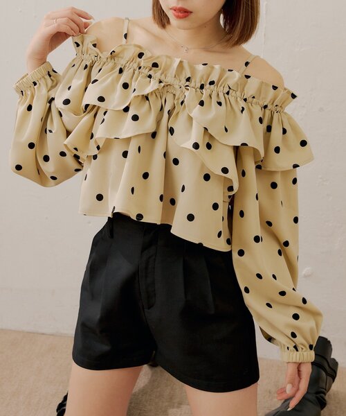 Chico（チコ）の「オフショル2wayドットフリルブラウス（シャツ/ブラウス・レディース・ホワイト/ブラック/ベージュ・FREE）」の9枚目の写真