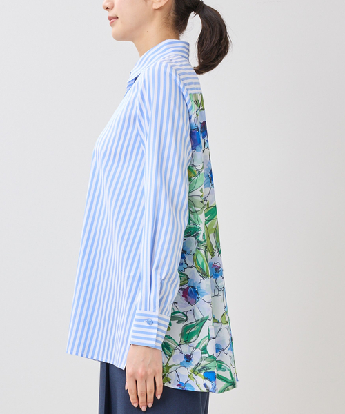 NARACAMICIE（ナラカミーチェ）の「【NARACAMICIE】ストレッチストライプバックラインフラワー柄長袖シャツ（シャツ/ブラウス・レディース・ブルー/ピンク・M/XL）」の4枚目の写真