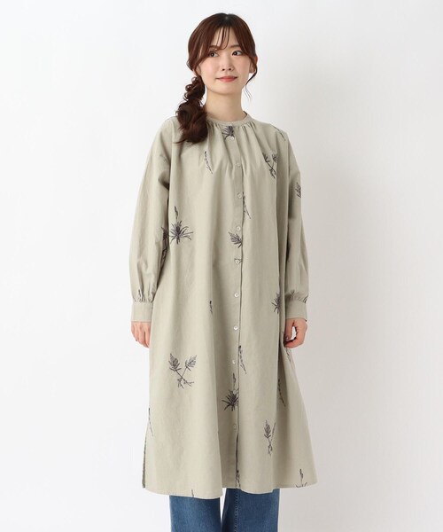 one'sterrace(ワンズテラス)の「刺繍ワンピース(ワンピース・レディース・ブラウン系8/ブルー系その他7/ブラック系8・02)」の2枚目の写真