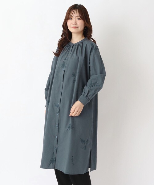 one'sterrace(ワンズテラス)の「刺繍ワンピース(ワンピース・レディース・ブラウン系8/ブルー系その他7/ブラック系8・02)」の3枚目の写真