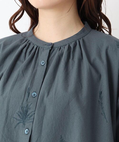one'sterrace（ワンズテラス）の「刺繍ワンピース（ワンピース・レディース・ブラウン系8/ブルー系その他7/ブラック系8・02）」の7枚目の写真