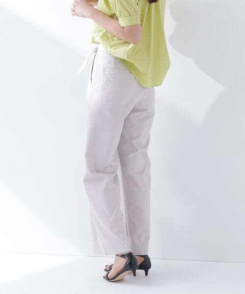 NATURAL BEAUTY BASIC(ナチュラルビューティーベーシック)の「【Oggi5月号掲載】◇<骨格ナチュラル>リネンブレンドパンツ(その他パンツ・レディース・ダークブラウン/ベージュ/オフホワイト・MEDIUM/P/S)」の19枚目の写真