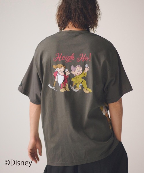 ADAM PATEK(アダムパテック)の「mt10343-ADAMPATEK -Snow White and the Seven Dwarfs multiT Tシャツ(AP2614041)(Tシャツ/カットソー・メンズ・ブラック/ホワイト・2/1)」の12枚目の写真