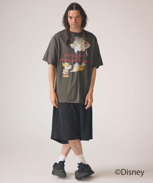 ADAM PATEK(アダムパテック)の「mt10343-ADAMPATEK -Snow White and the Seven Dwarfs multiT Tシャツ(AP2614041)(Tシャツ/カットソー・メンズ・ブラック/ホワイト・2/1)」の16枚目の写真