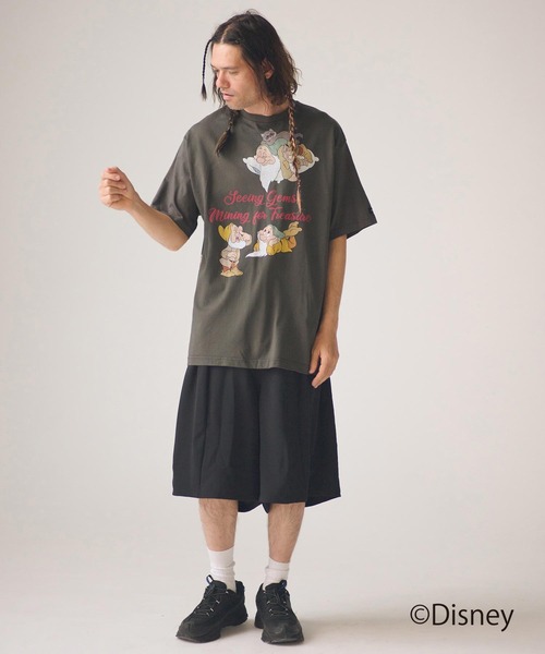 ADAM PATEK(アダムパテック)の「mt10343-ADAMPATEK -Snow White and the Seven Dwarfs multiT Tシャツ(AP2614041)(Tシャツ/カットソー・メンズ・ブラック/ホワイト・2/1)」の17枚目の写真