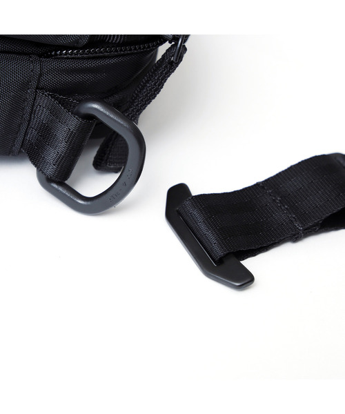 CHROME（クローム）の「［ CHROME / クローム ］PAC SHOULDER 3L BCNL_BLACK CRINKLE / パック ショルダー 3リットル ブラック クリンクル 耐水 3L ショルダーバッグ（ショルダーバッグ・メンズ・ブラック・FREE）」の8枚目の写真