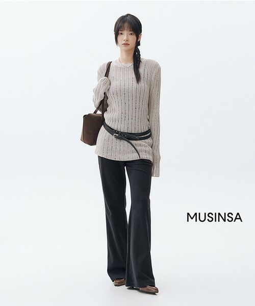 MUSINSA STANDARD WOMAN（ムシンサスタンダードウーマン）の「ウィメンズフラットヤーンバーティカルクロシェクルーネックニット[ライトウォームグレー]（ニット/セーター・レディース・その他・LARGE/X-SMALL/SMALL/MEDIUM）」の5枚目の写真