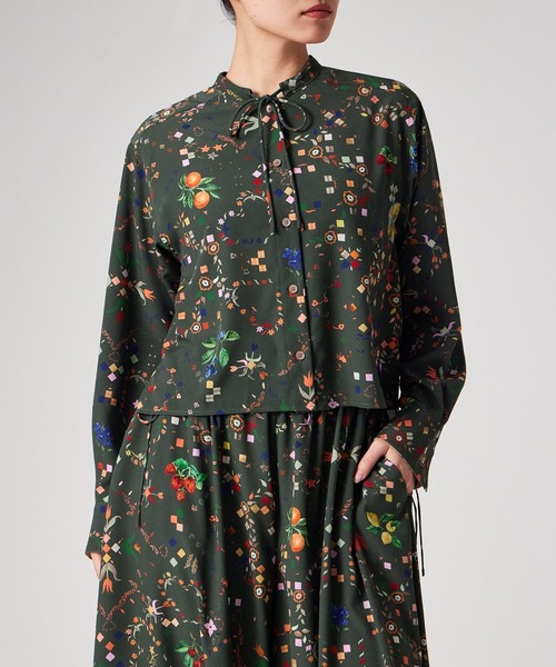 PS Paul Smith(ピーエスポールスミス)の「ウィメンズ "Keepsake"プリント ブラウス / 165325 SH282(シャツ/ブラウス・レディース・ライトベージュ/カーキ・40)」の11枚目の写真