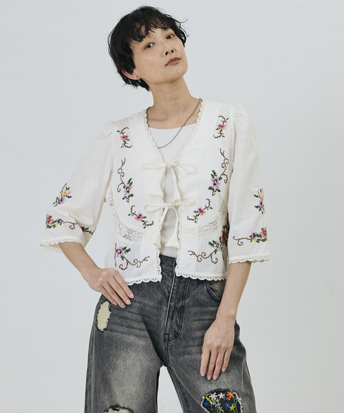 Freada（フリーダ）の「Freada/フリーダ インド フラワー クロス刺繍 レース ボレロ（シャツ/ブラウス・レディース・サックスブルー/ブラック/ホワイト・ONE SIZE）」の7枚目の写真