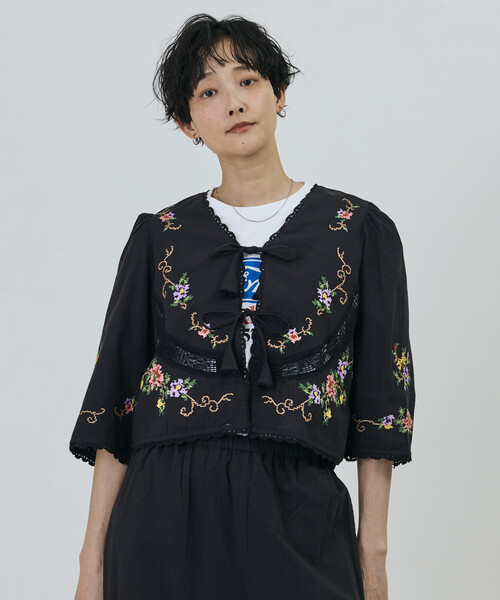 Freada（フリーダ）の「Freada/フリーダ インド フラワー クロス刺繍 レース ボレロ（シャツ/ブラウス・レディース・サックスブルー/ブラック/ホワイト・ONE SIZE）」の18枚目の写真