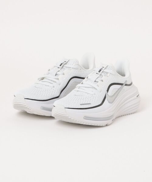 NIKE（ナイキ）の「《NIKE》ウィメンズ　エア　ウィンフロ　１２（スニーカー・レディース・ホワイト系その他2/ブラック×ブラック/ブラック×ホワイト/ホワイト系その他/レッド系その他/ホワイト×ブラック・23.0cm/24.5cm/24.0cm/23.5cm/25.0cm/22.5cm）」の2枚目の写真