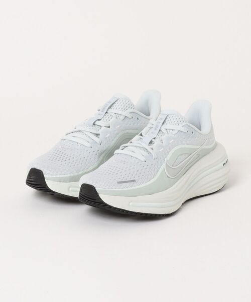 NIKE（ナイキ）の「《NIKE》ウィメンズ　エア　ウィンフロ　１２（スニーカー・レディース・ホワイト系その他2/ブラック×ブラック/ブラック×ホワイト/ホワイト系その他/レッド系その他/ホワイト×ブラック・23.0cm/24.5cm/24.0cm/23.5cm/25.0cm/22.5cm）」の4枚目の写真