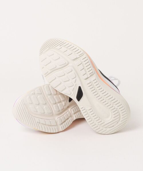NIKE（ナイキ）の「《NIKE》ウィメンズ　エア　ウィンフロ　１２（スニーカー・レディース・ホワイト系その他2/ブラック×ブラック/ブラック×ホワイト/ホワイト系その他/レッド系その他/ホワイト×ブラック・23.0cm/24.5cm/24.0cm/23.5cm/25.0cm/22.5cm）」の8枚目の写真