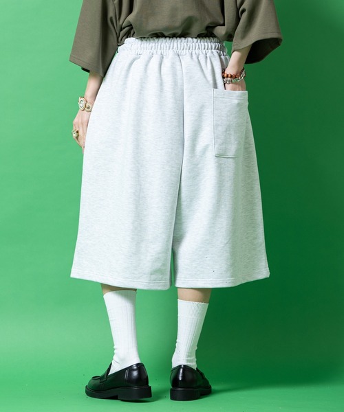 a.p.o.v.(エーピーオービー)の「a.p.o.v. スウェットスーパーワイドバギーハーフパンツ(スウェットパンツ・メンズ・アッシュグレー/グレー/ブラック・ONESIZE)」の7枚目の写真