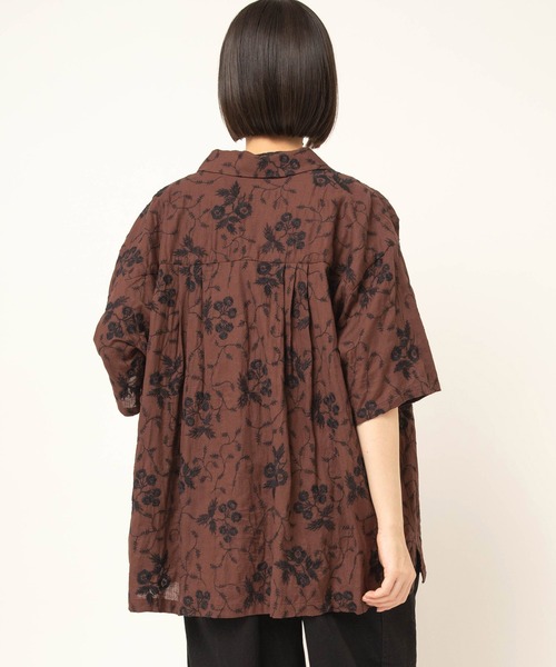 RNA-N(アールエヌエーエヌ)の「B2964 ボタニカル刺繍シャツ(シャツ/ブラウス・レディース・キナリ/ブラウン/グレイッシュベージュ・FREE)」の22枚目の写真
