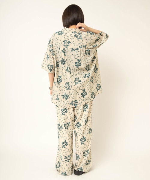RNA-N(アールエヌエーエヌ)の「B2964 ボタニカル刺繍シャツ(シャツ/ブラウス・レディース・キナリ/ブラウン/グレイッシュベージュ・FREE)」の6枚目の写真