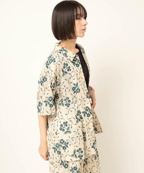 RNA-N(アールエヌエーエヌ)の「B2964 ボタニカル刺繍シャツ(シャツ/ブラウス・レディース・キナリ/ブラウン/グレイッシュベージュ・FREE)」の18枚目の写真