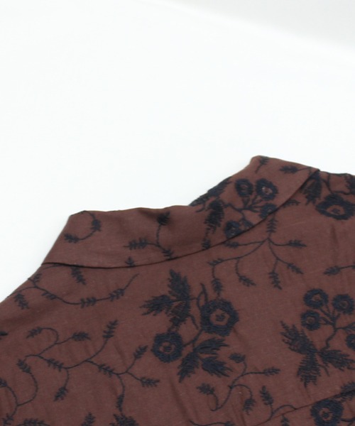 RNA-N(アールエヌエーエヌ)の「B2964 ボタニカル刺繍シャツ(シャツ/ブラウス・レディース・キナリ/ブラウン/グレイッシュベージュ・FREE)」の15枚目の写真